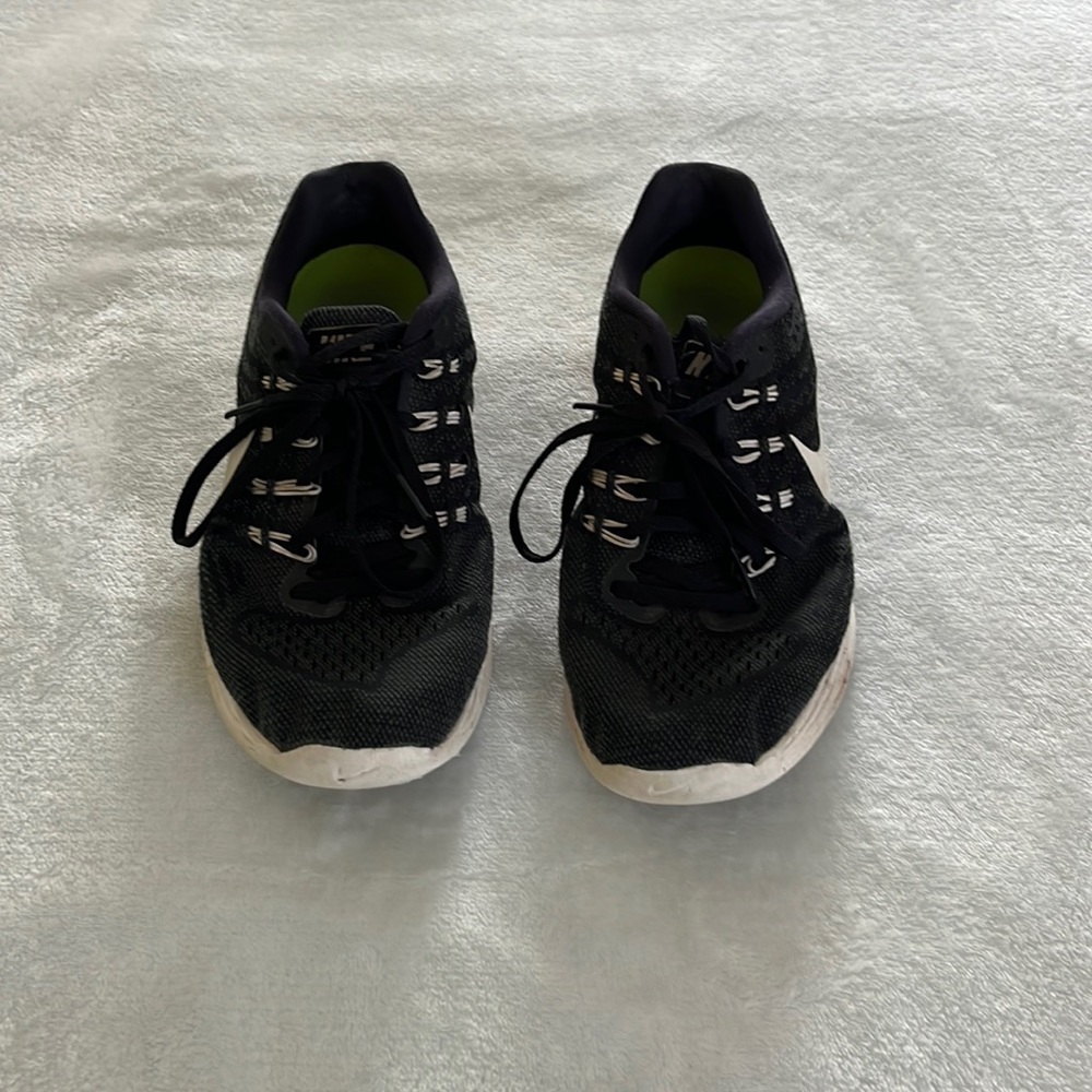 Black Nike Sneakers